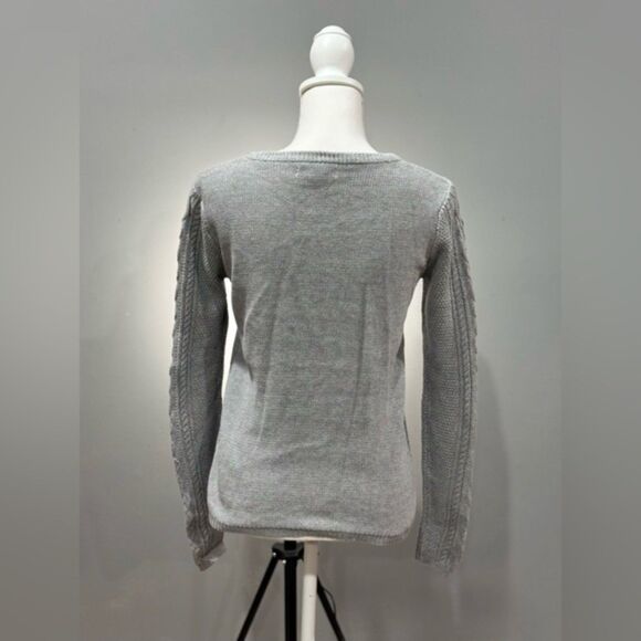 CLEARANCE! Gray Forever 21 Cable Knit Cardigan Size S EUC - Picture 2 of 6